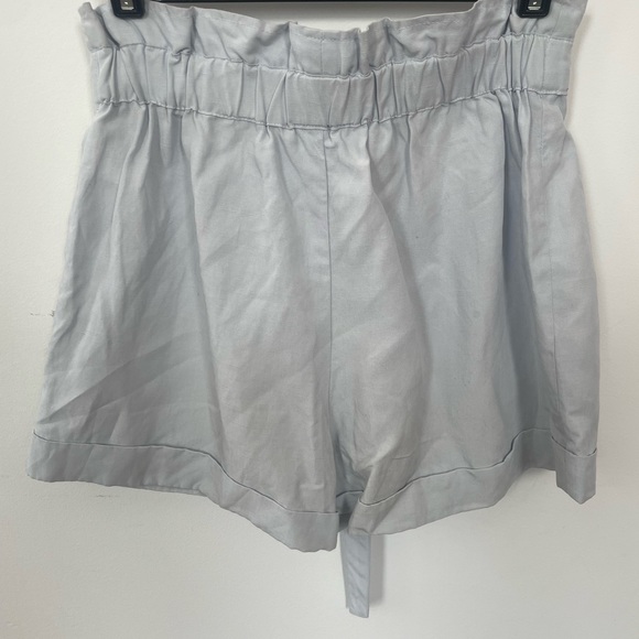 Club Monaco dress shorts, size M - Picture 2 of 3